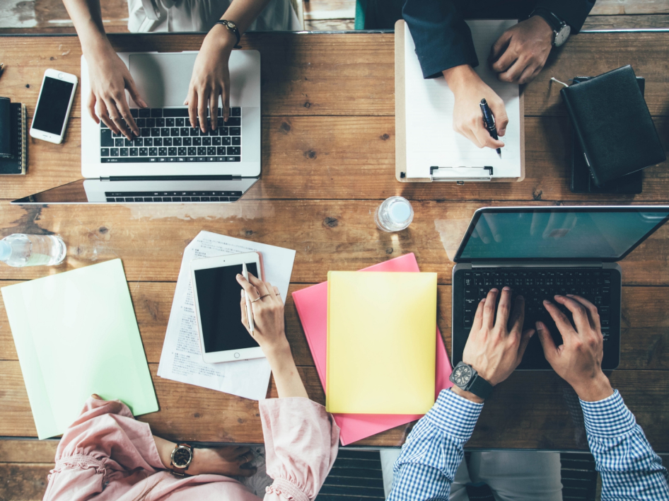 職場についての画像が入ります